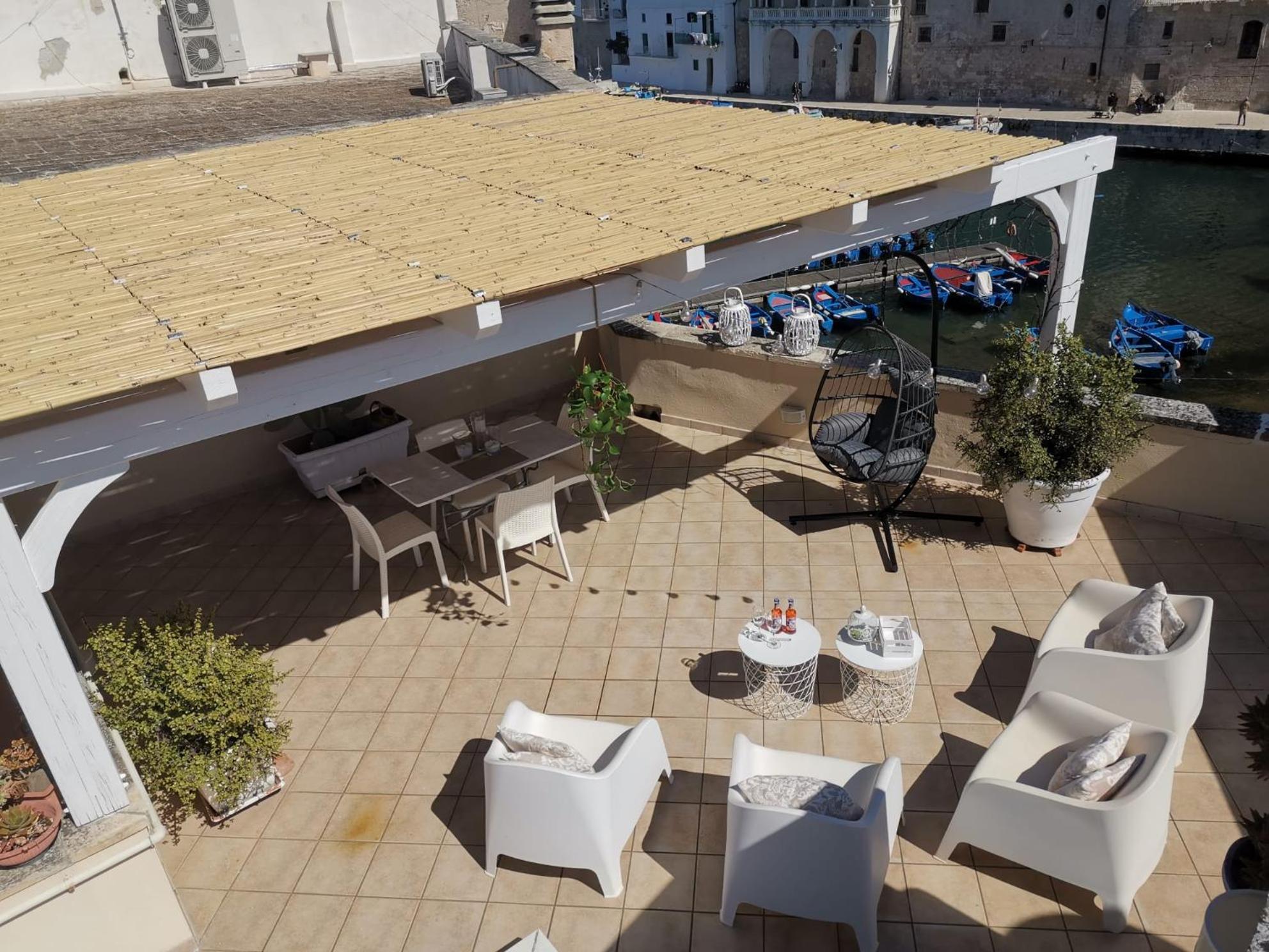 Palazzo Venezia - Luxury Holiday Rooms Monopoli Exteriör bild