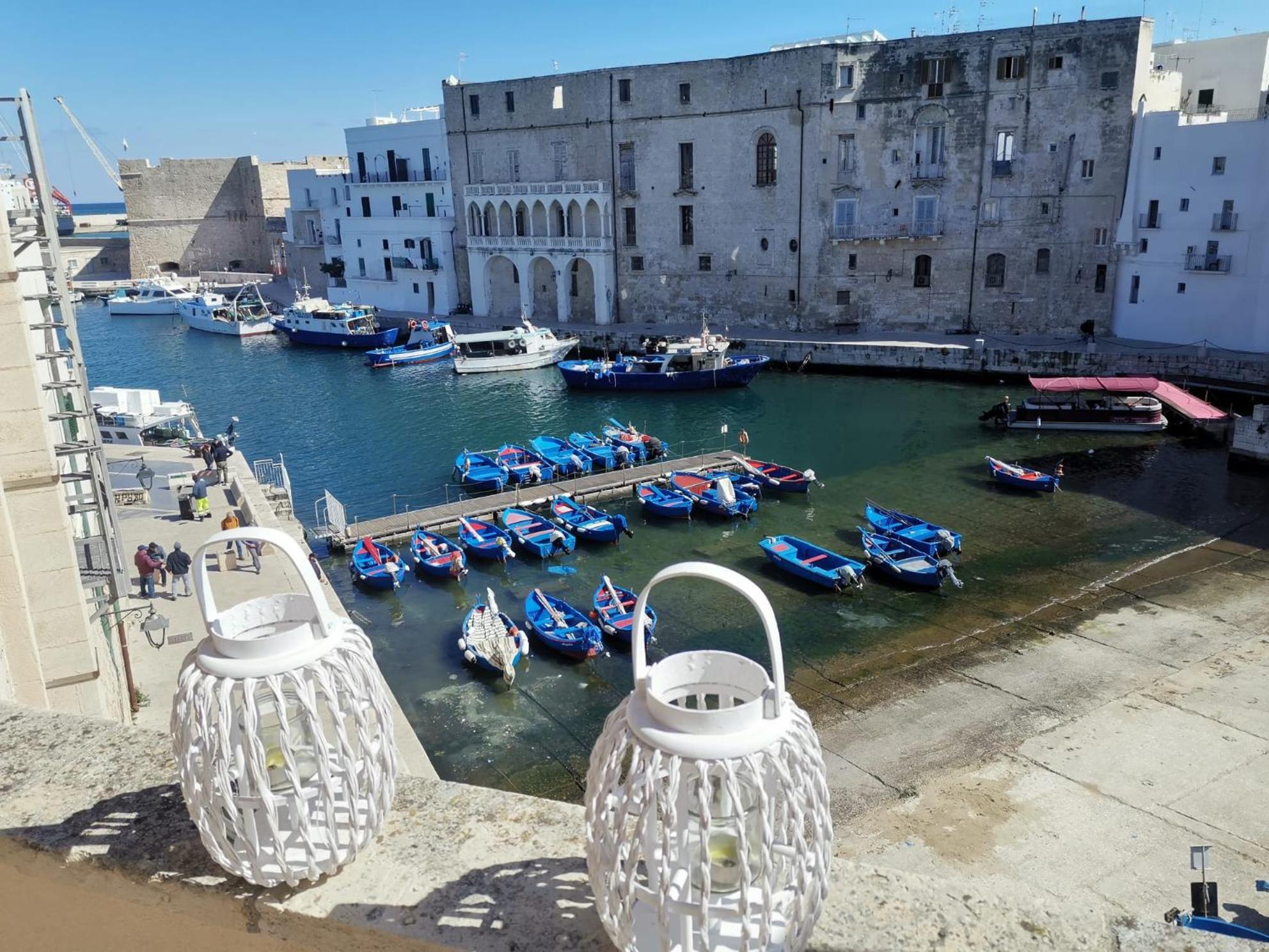 Palazzo Venezia - Luxury Holiday Rooms Monopoli Exteriör bild